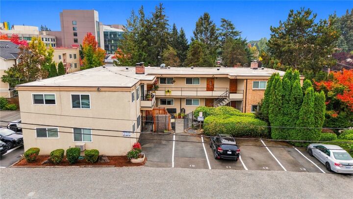 Property Photo: 4001 NE 50th Street WA 98105