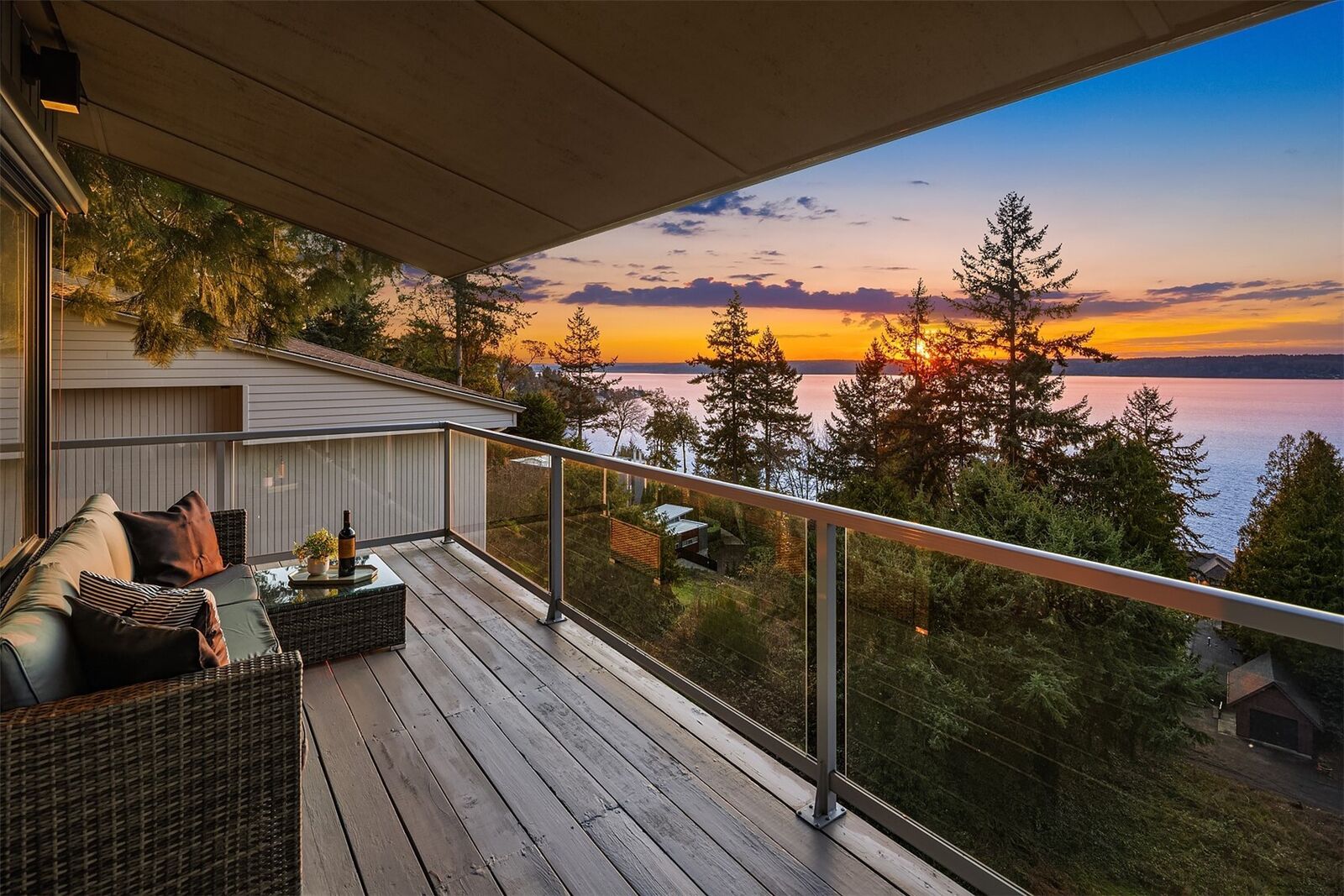 Property Photo:  15733  25th Avenue SW  WA 98166 