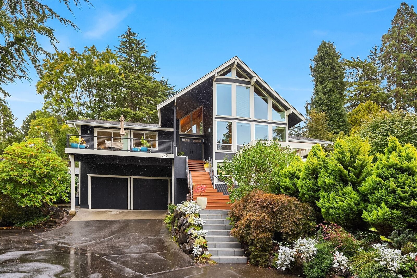 Property Photo: 1542 10th Place N WA 98020