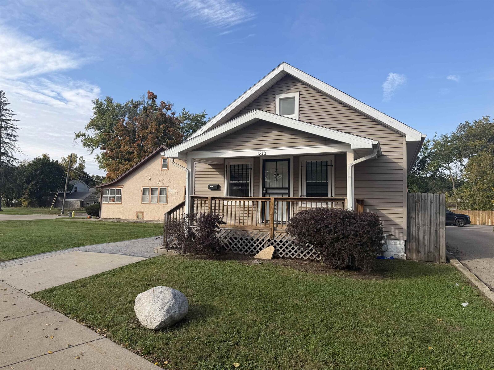 Property Photo:  1810 N Main Street  IL 61101 
