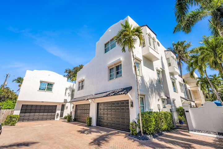 Property Photo:  1627 E Broward Boulevard  FL 33301 