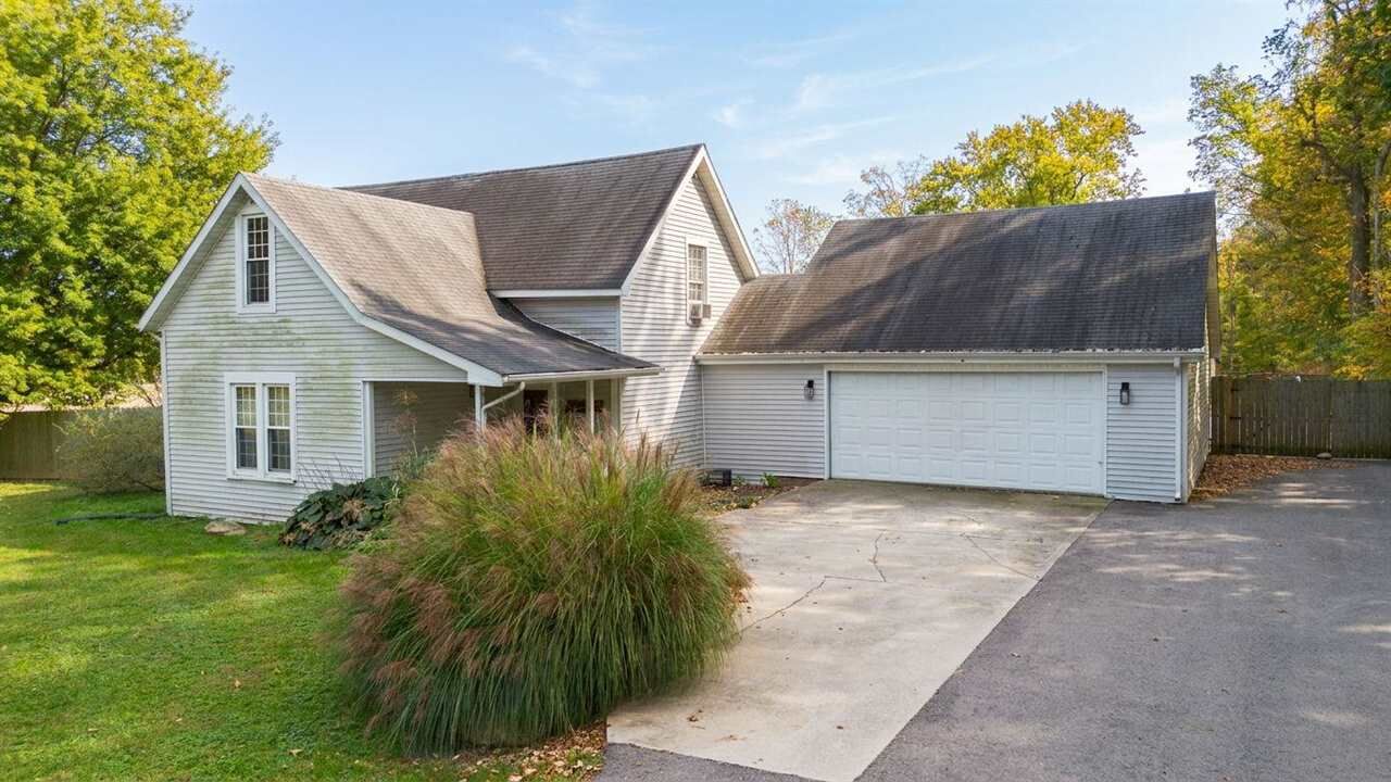 Property Photo: 9043 Colvin Road IN 47330