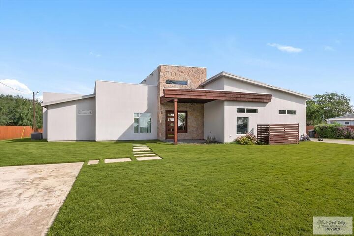 Property Photo:  204 W 18th St.  TX 78596 