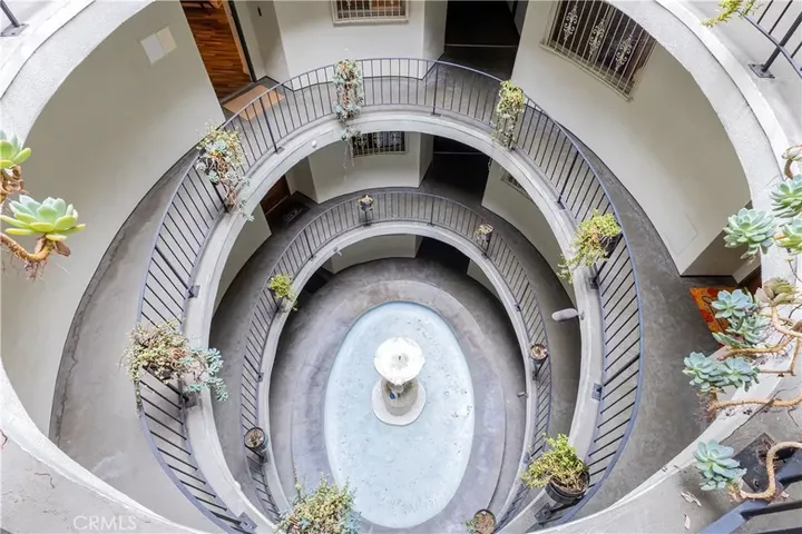Property Photo:  2260 N Cahuenga Boulevard 401  CA 90068 