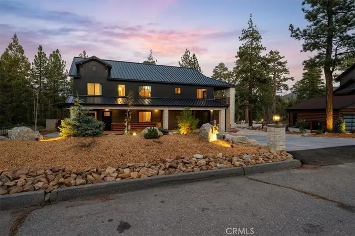 Property Photo:  562 Creekside Lane  CA 92314 