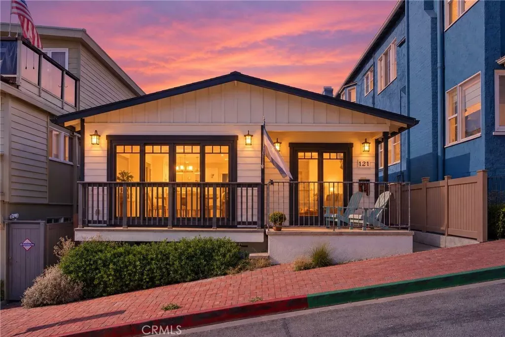 Property Photo:  121 28th Street  CA 90266 