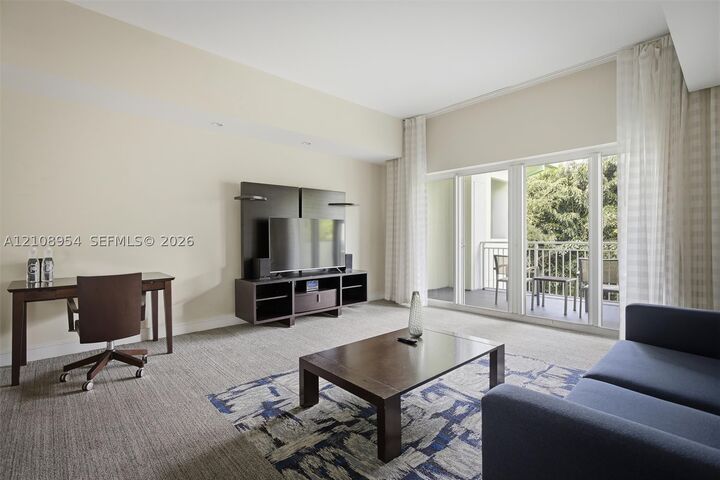 Property Photo: 5300 NW 87th Ave 816 FL 33178