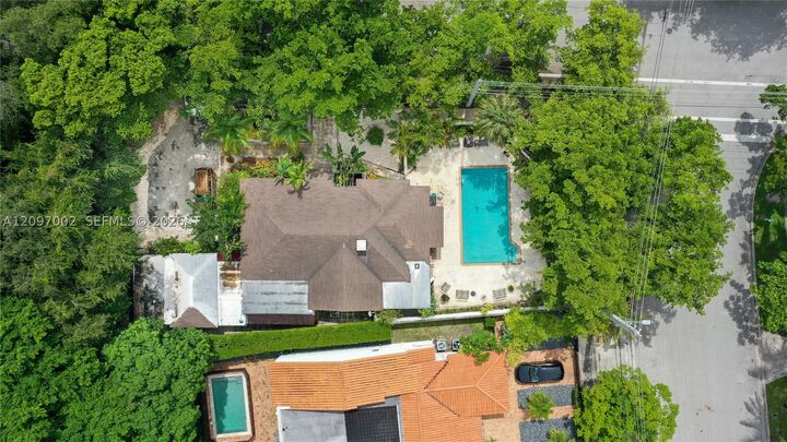 Property Photo:  2920 SW 1st Ave  FL 33129 