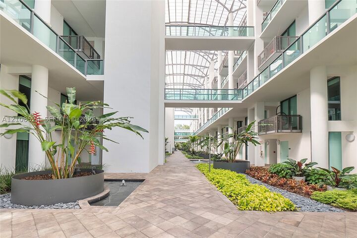 Property Photo: 6000 Collins Ave 527 FL 33140