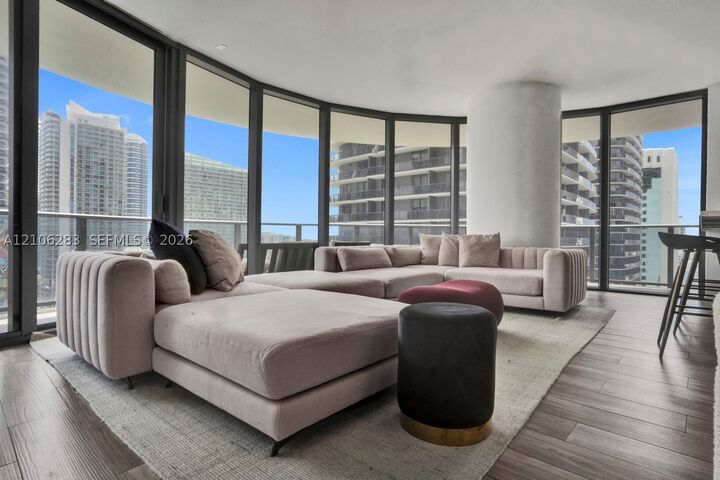 Property Photo:  801 S Miami Ave 1801  FL 33130 