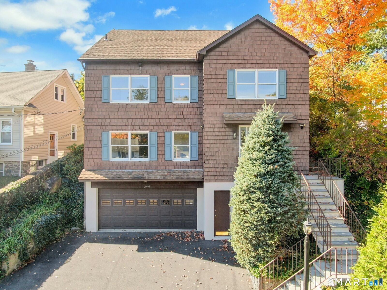 Property Photo:  