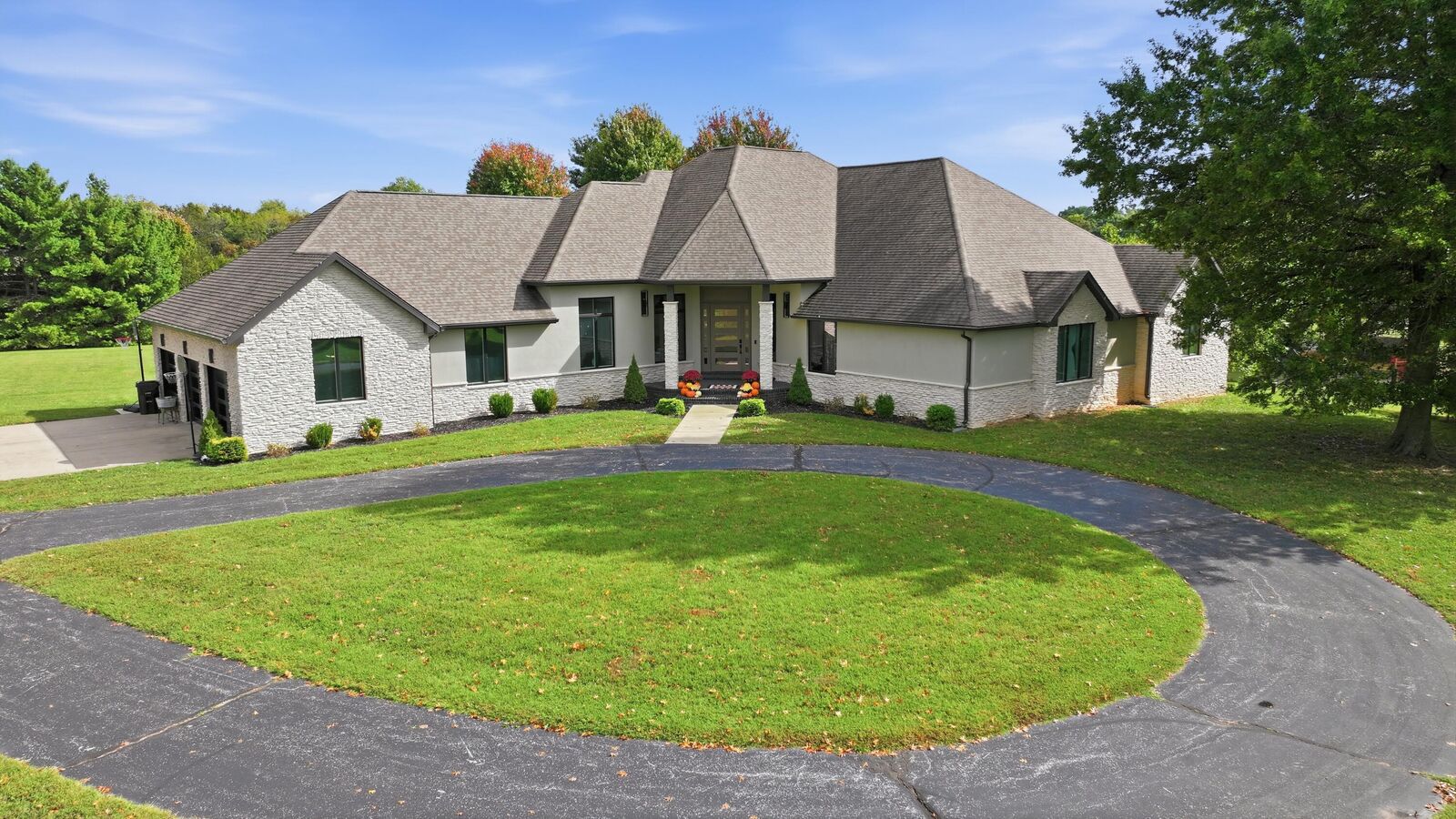 Property Photo:  700 N Farm Road 193  MO 65802 