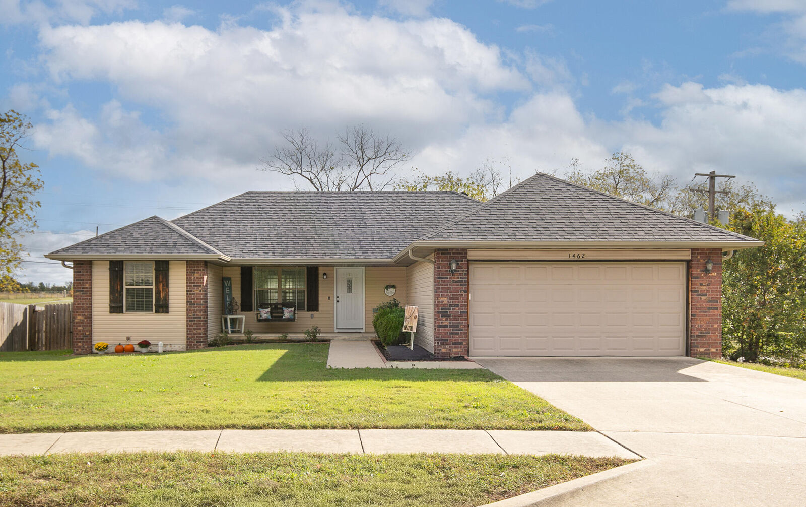 Property Photo:  1462 S Tomahawk Avenue  MO 65738 