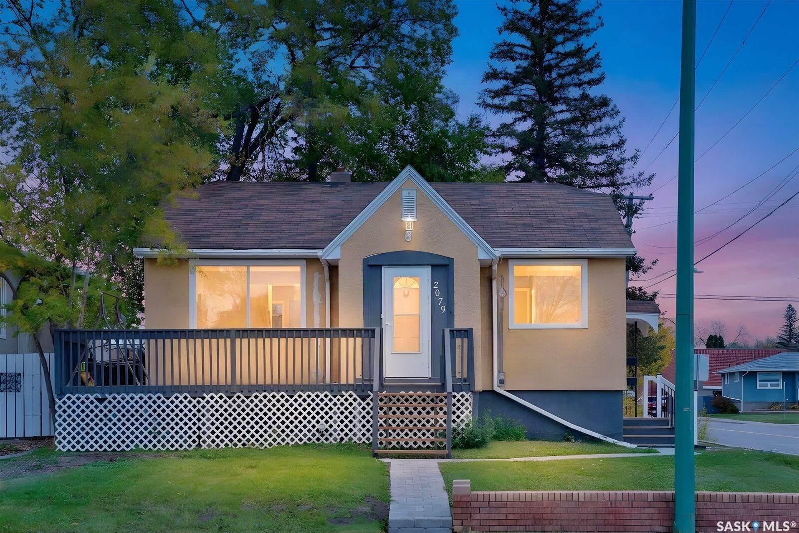 Property Photo:  2079 Pasqua Street  SK S4T 4M1 