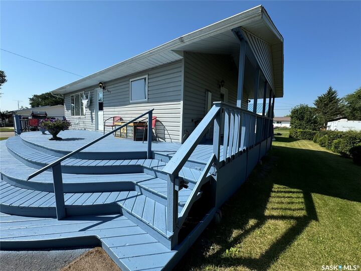 Property Photo:  603 2nd Street  SK S0A 3B0 