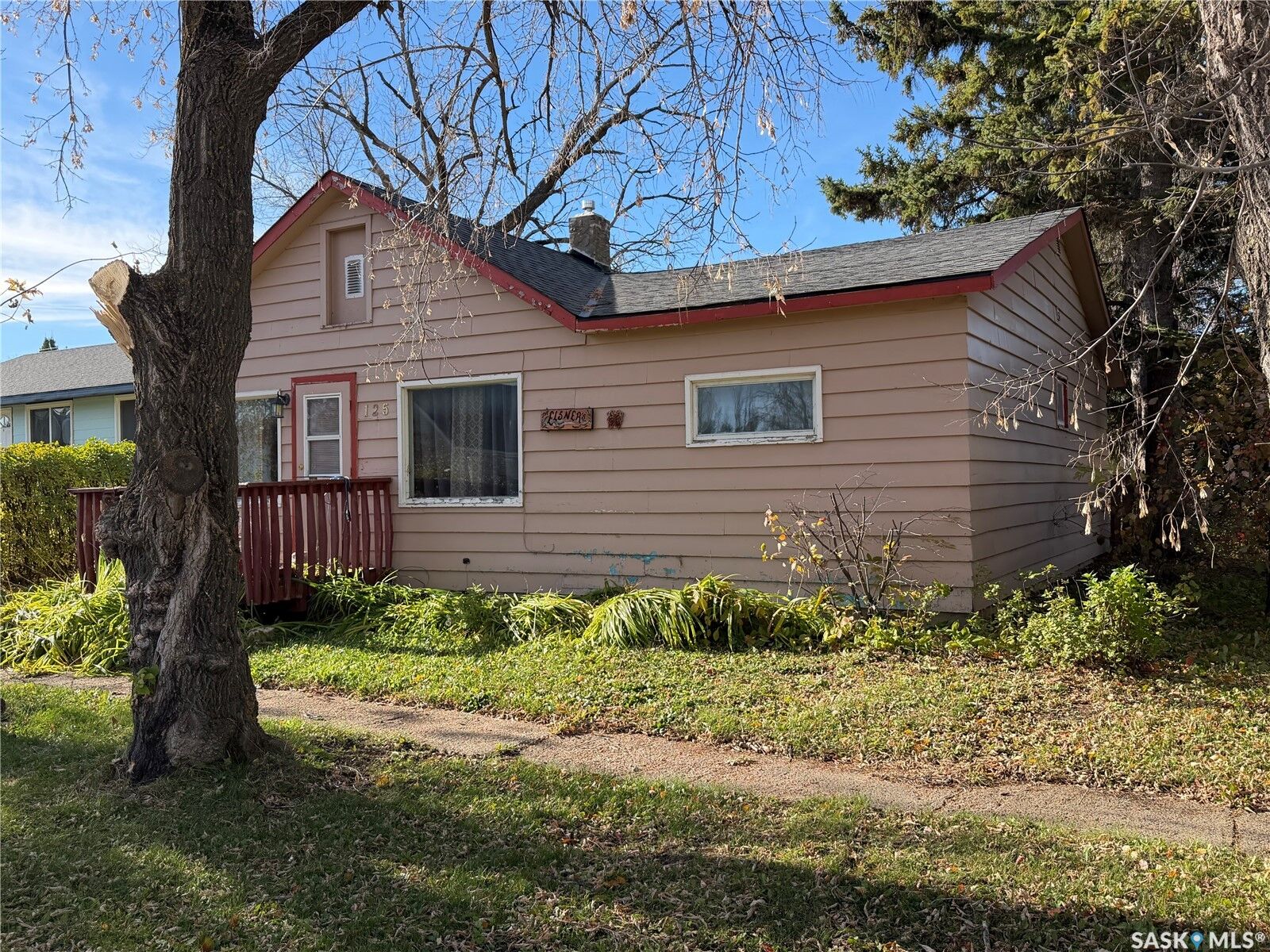 Property Photo:  125 5th Street  SK S0E 1P0 