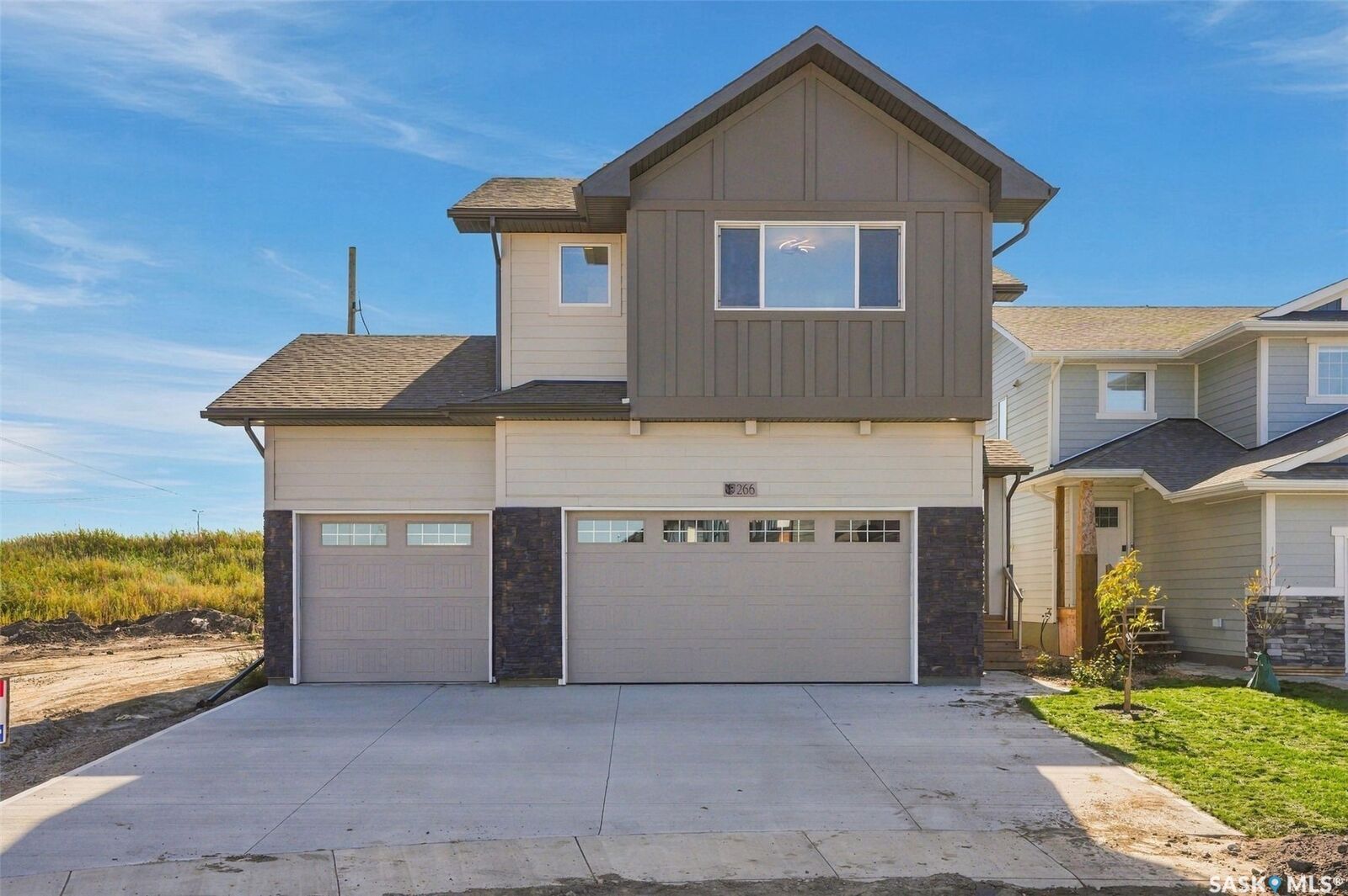 Property Photo:  266 Kostiuk Crescent  SK S7V 2A3 