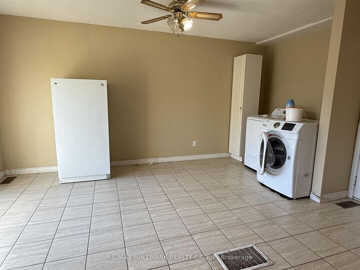 Property Photo:  930 Cahill Drive W  ON K1V 9B5 