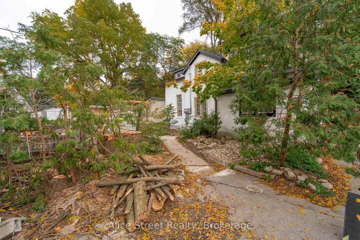 Property Photo:  39 Arthur Street N  ON N1E 4T7 