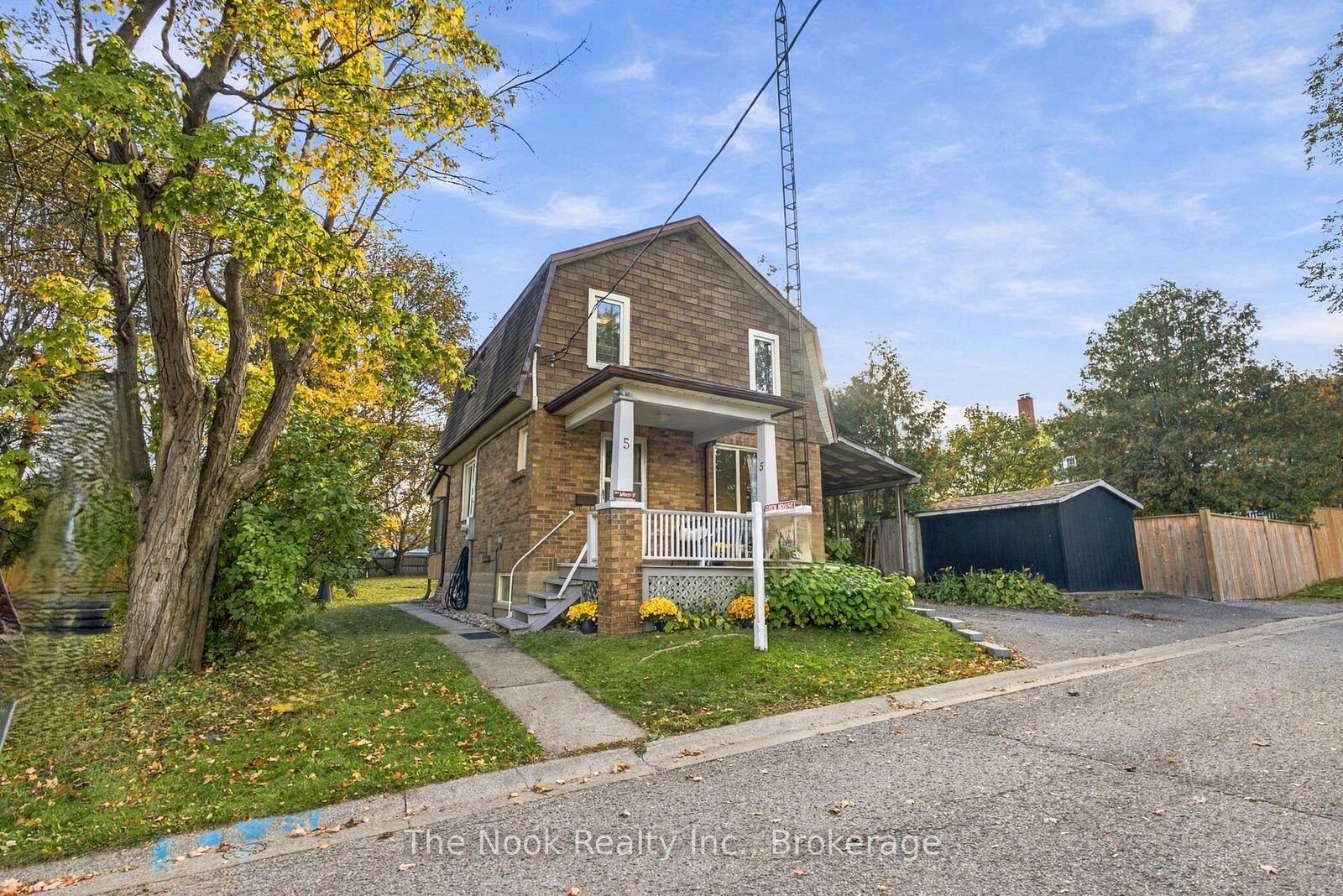Property Photo:  5 Grants Lane  ON L1C 2Y4 