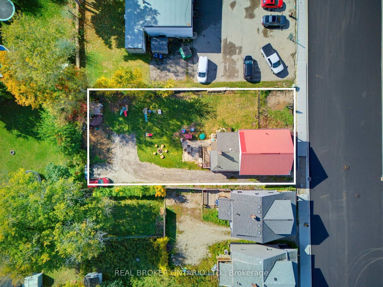 Property Photo:  252 Dundas Street  ON N4S 1B1 
