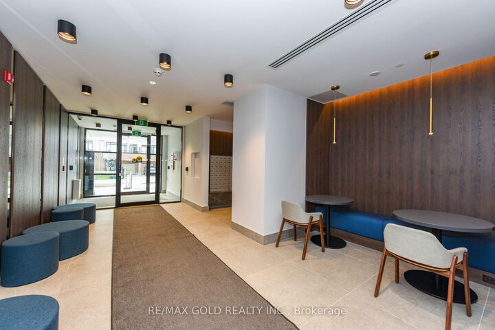 Property Photo:  1440 Clarriage Court 514  ON L9E 1B3 
