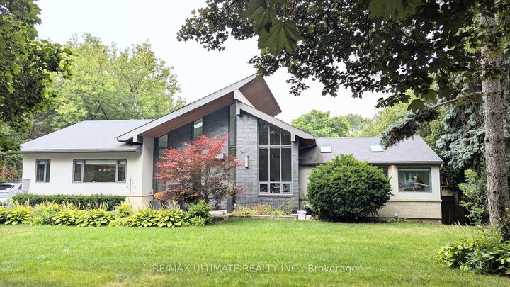 Property Photo:  1101 Lakeshore Road W Lower  ON L6L 1E7 