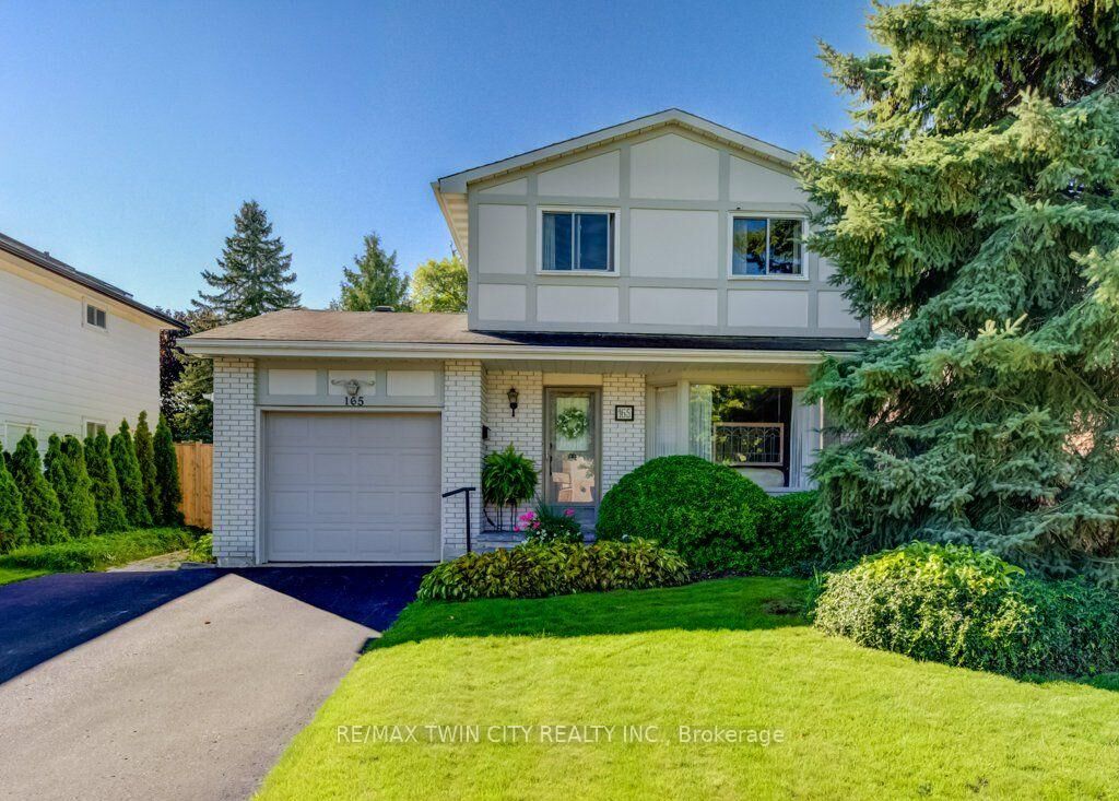 Property Photo:  165 McGarry Drive  ON N2N 1A8 