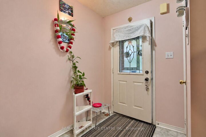 Property Photo:  180 Cresthaven Road  ON L7A 1J5 