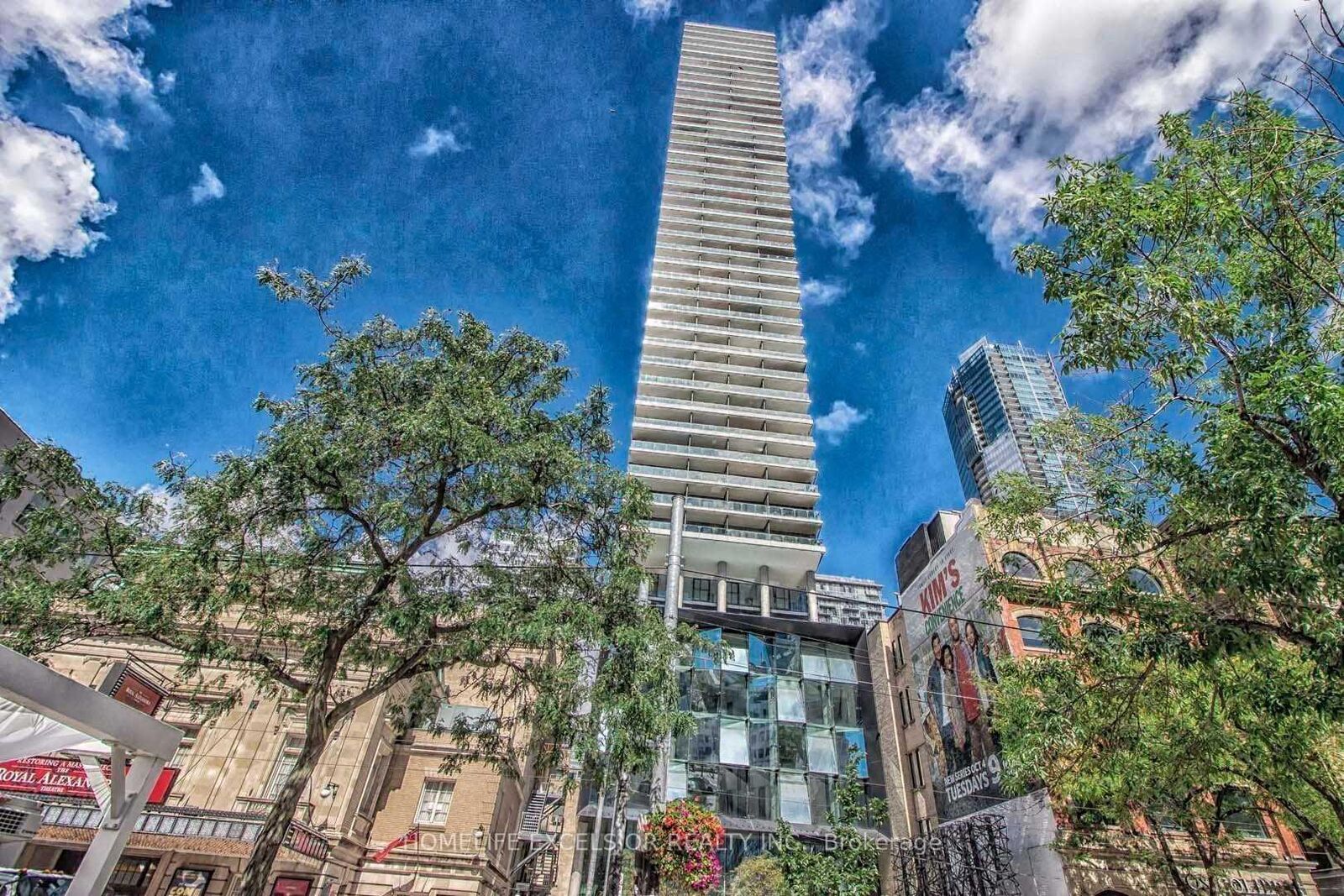 Property Photo:  224 King Street W 805  ON M5V 1H8 