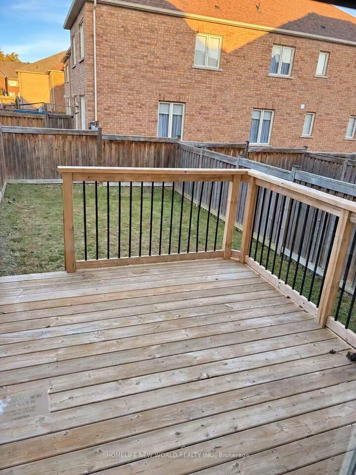 Property Photo:  7 Port Arthur Crescent  ON L4E 1B5 
