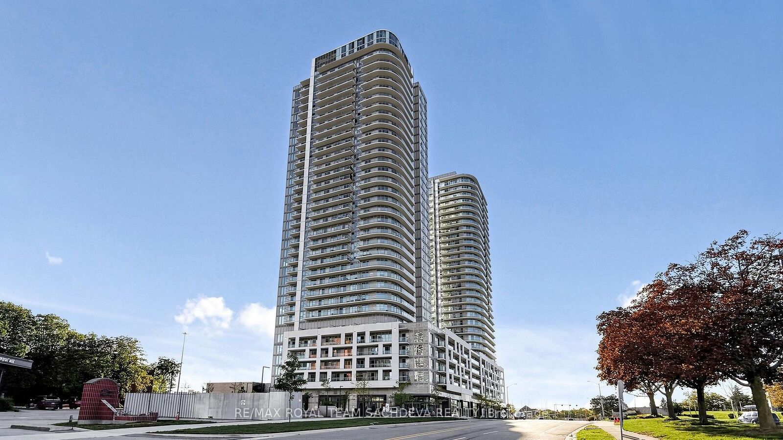 Property Photo:  2031 Kennedy Road 2815  ON M1P 2M1 