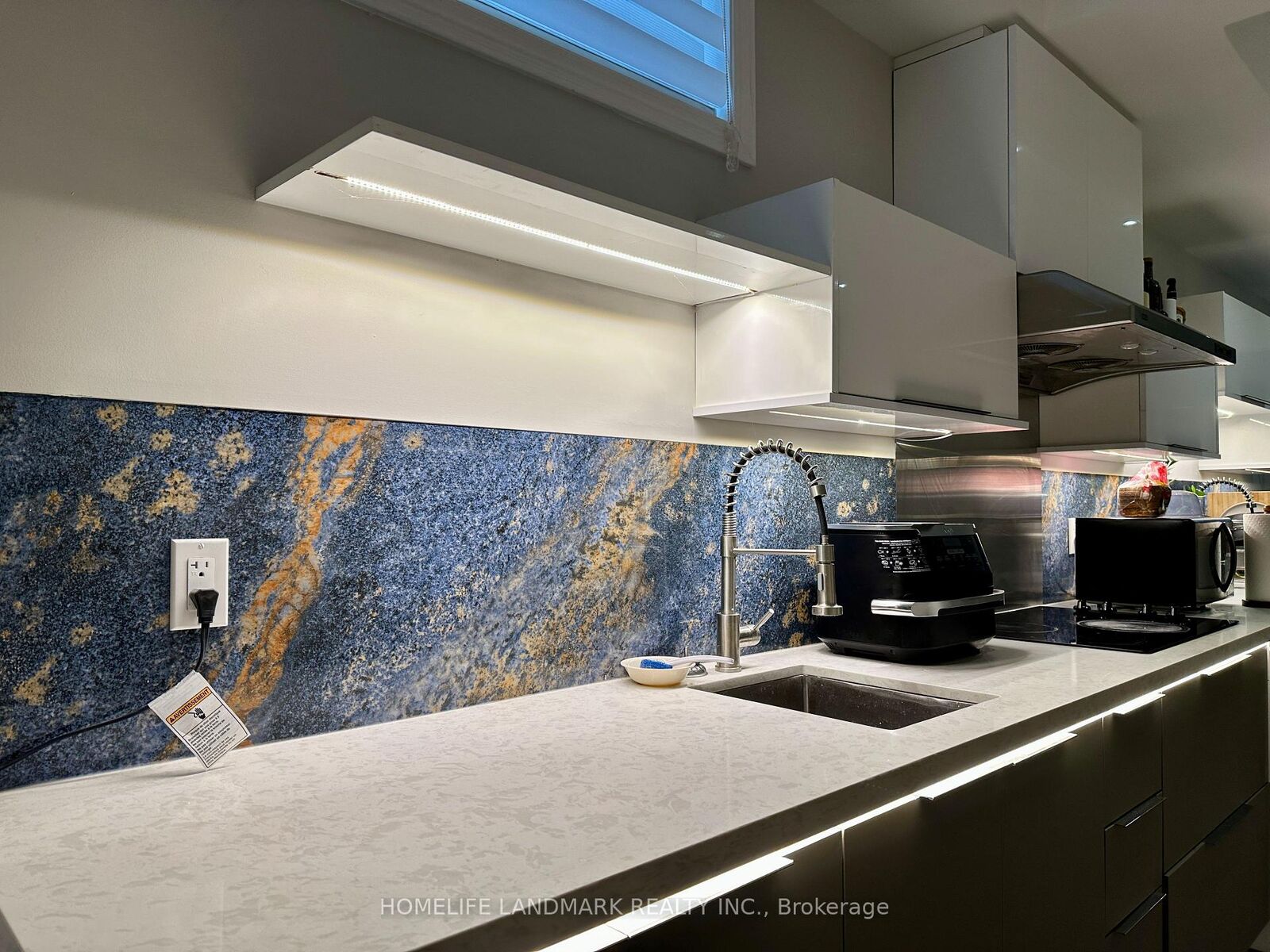 Property Photo:  86 Pemberton Avenue  ON M2M 1Y5 