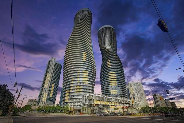Property Photo:  4033 Hurontario Street 414  ON L4Z 0A8 