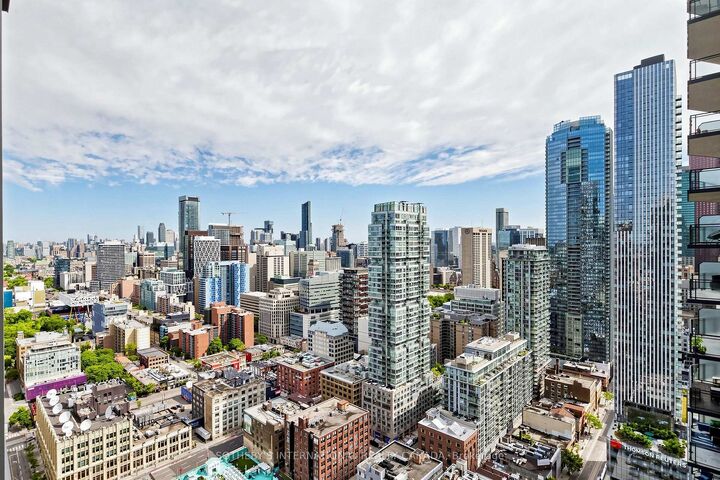 Property Photo:  295 Adelaide Street W 3906  ON M5V 0L4 