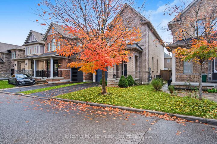 Property Photo:  1571 Edgecroft Drive  ON L1X 0B6 