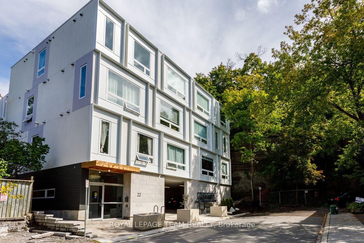 Property Photo:  22 Perkins Street 401  ON K1R 7G5 
