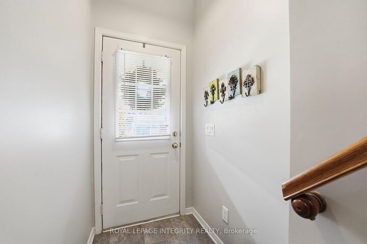 Property Photo:  24 Yorkville Street  ON K2C 4B6 
