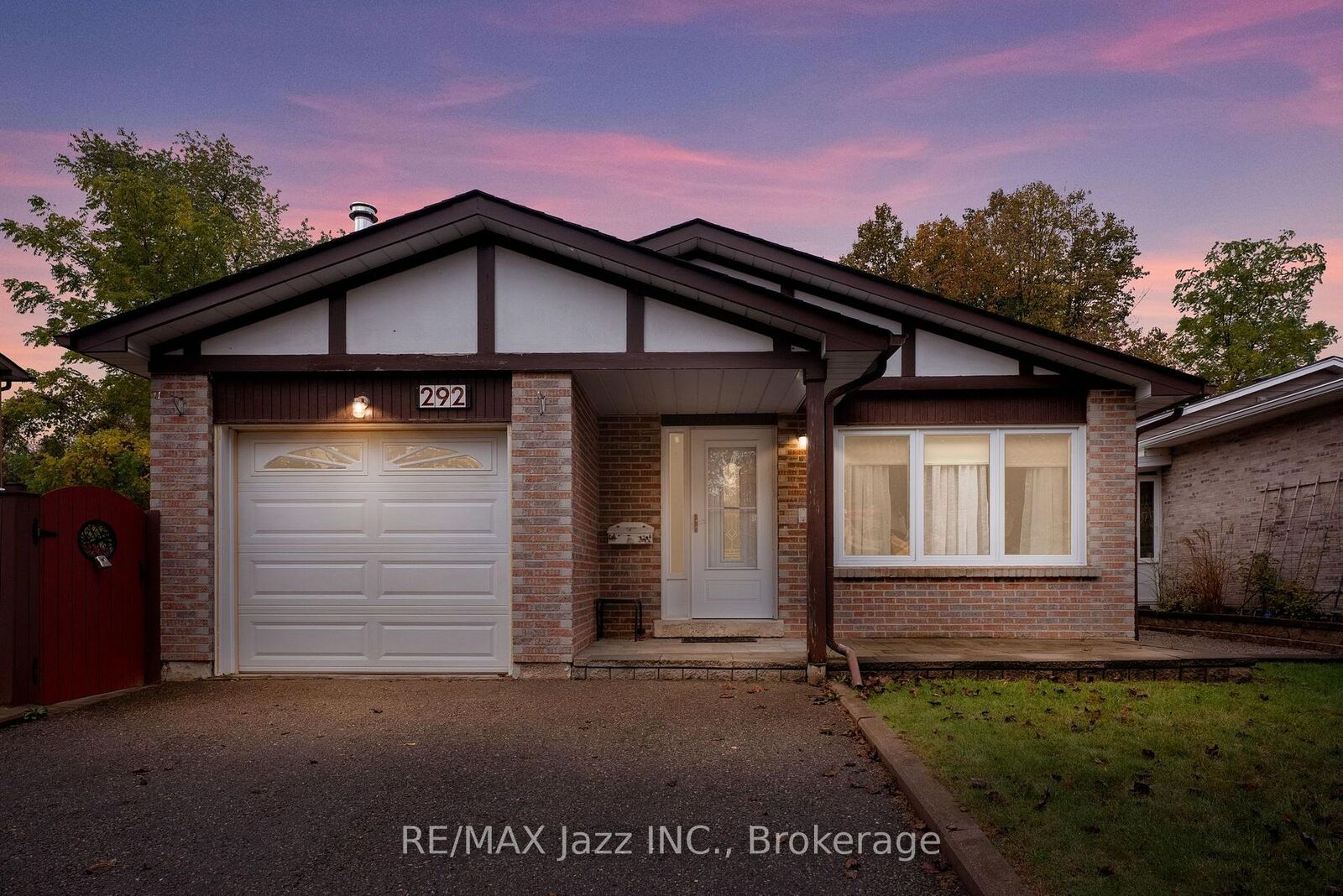Property Photo:  292 Limerick Street  ON L1J 6K9 