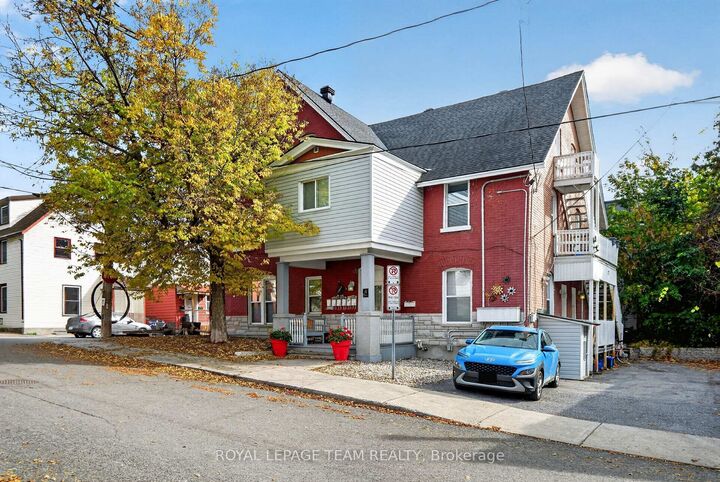 Property Photo:  4 Eccles Street 7  ON K1R 6S2 