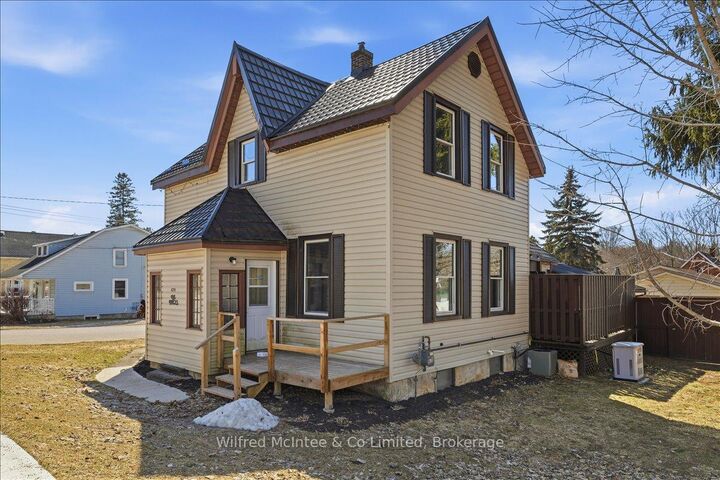 Property Photo:  425 Yonge Street S  ON N0G 2V0 