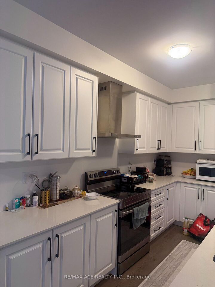Property Photo:  94 Phoenix Boulevard  ON L9J 0R7 