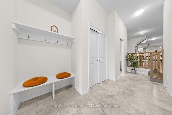 Property Photo:  124 Patchell Place N  ON K0G 1J0 