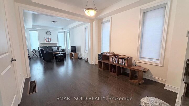 Property Photo:  95 Hilts Drive  ON L4S 0H8 