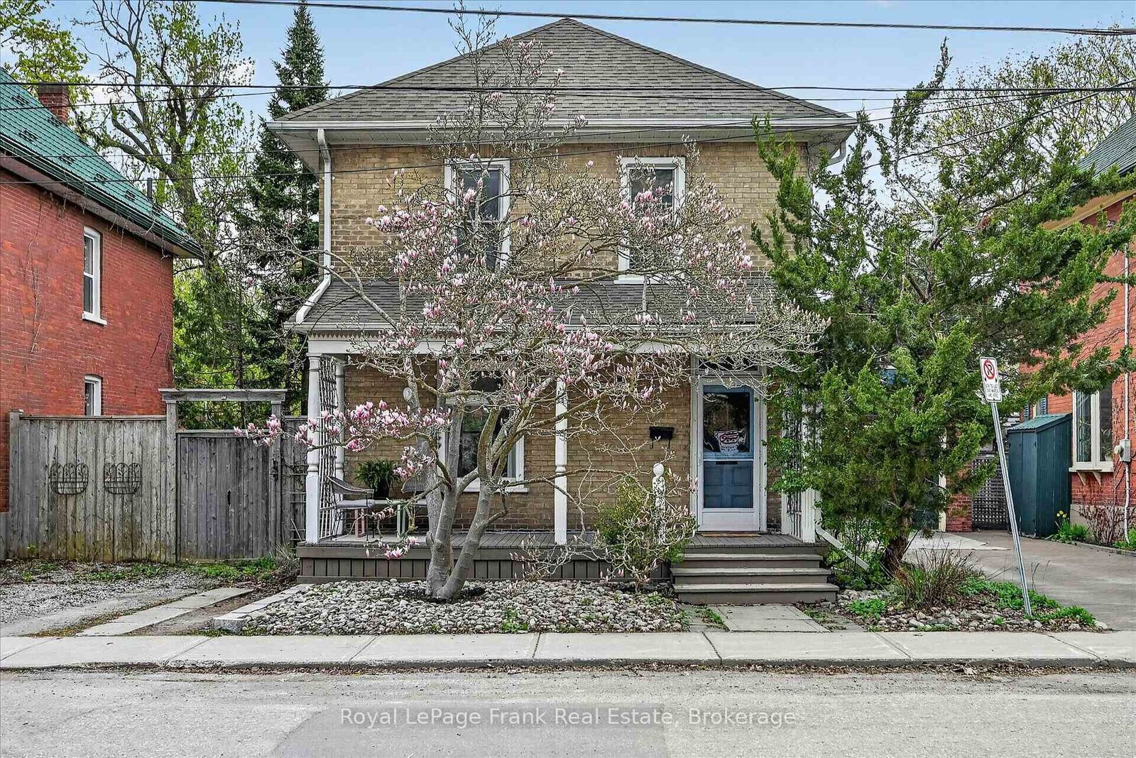 Property Photo:  273 William Street  ON K9J 5E5 