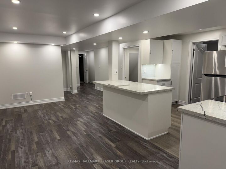 Property Photo:  33 Durness Avenue  ON M1B 4W4 