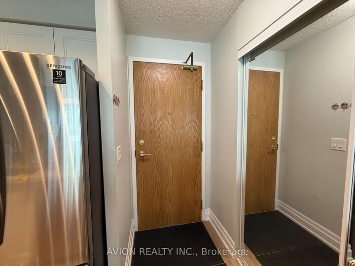 Property Photo:  5508 Yonge Street 410  ON M2N 7L2 