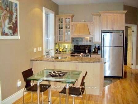 Property Photo:  314 Avenue Road B  ON M4V 2H3 