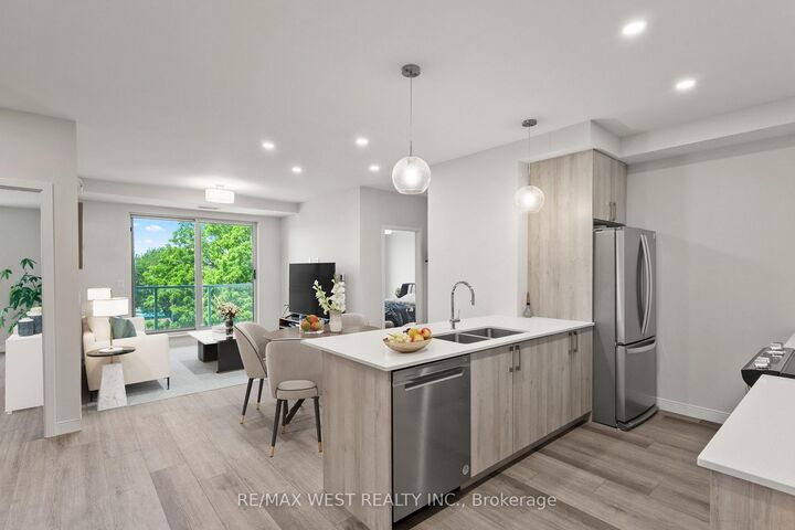 Property Photo:  118 West Street 502  ON L3K 4C9 