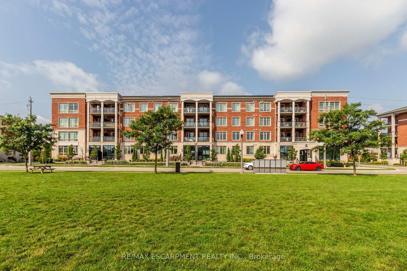 Property Photo:  175 Commonwealth Street 306  ON N2E 0G5 